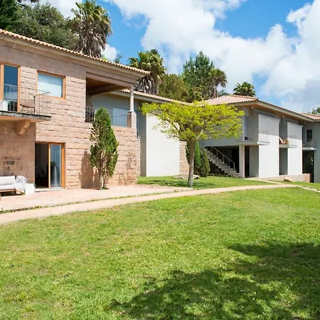 Casa Sobre Penedos Casa de Férias *